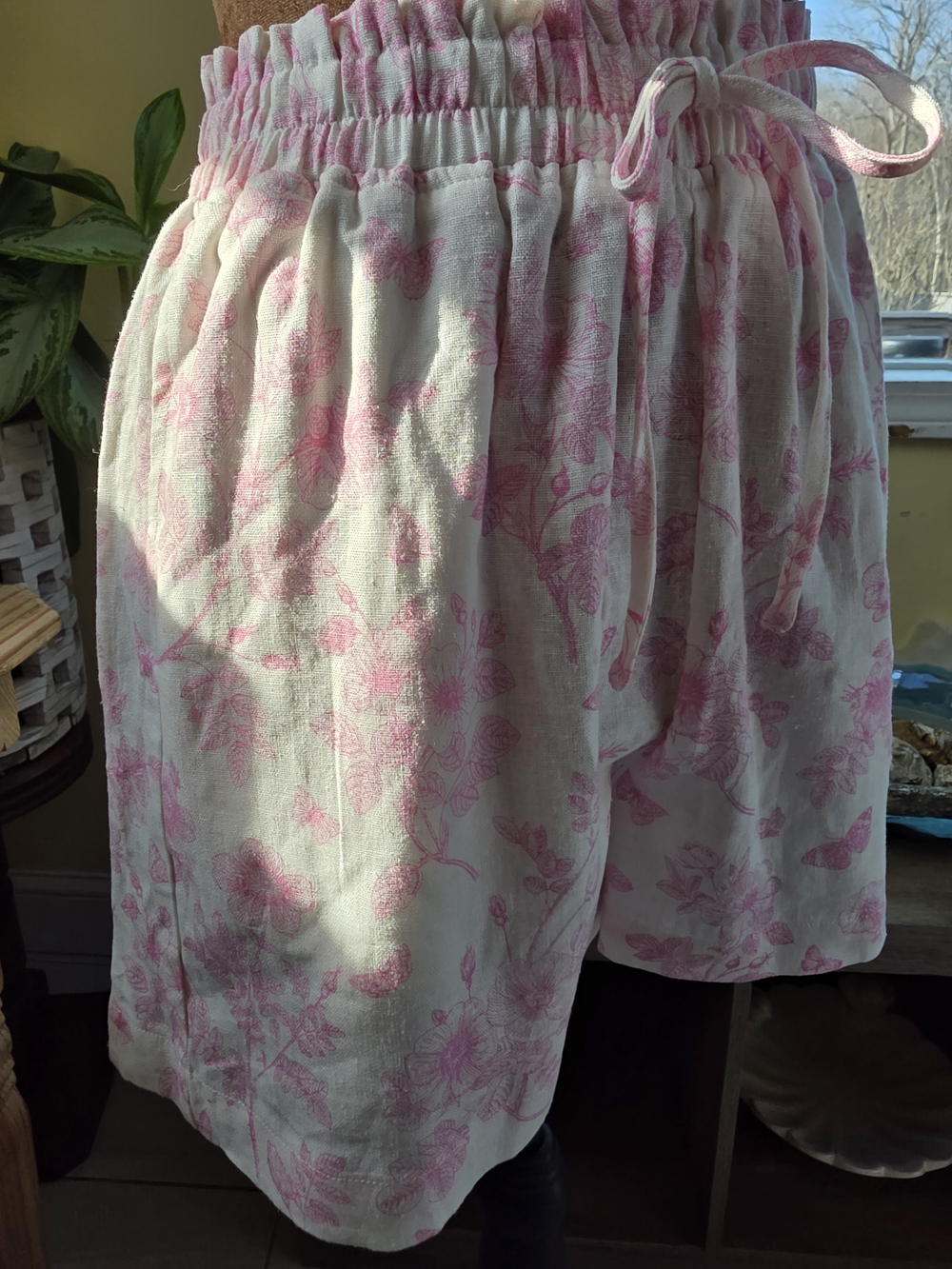 Francesca's Collections White Shorts with Pink Floral Print